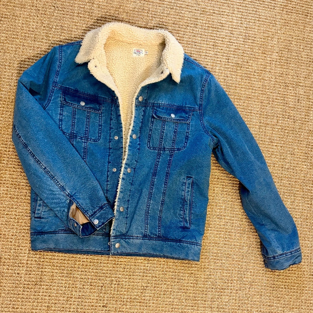 Faherty Brand Sherpa lined men’s denim jacket - medium